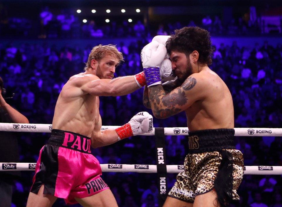 Logan Paul beat Dillon Danis in their grudge match