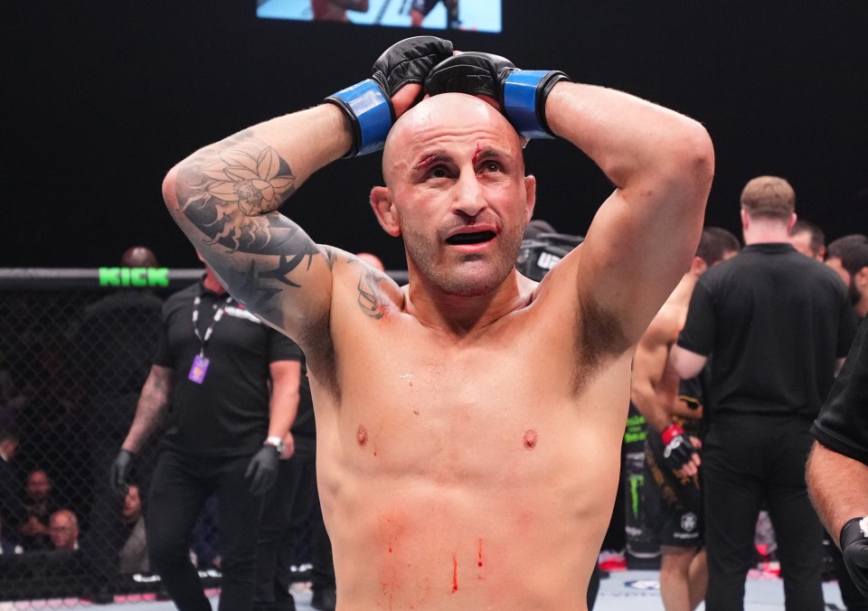 Alexander Volkanovski cut heartbroken figure after th fight