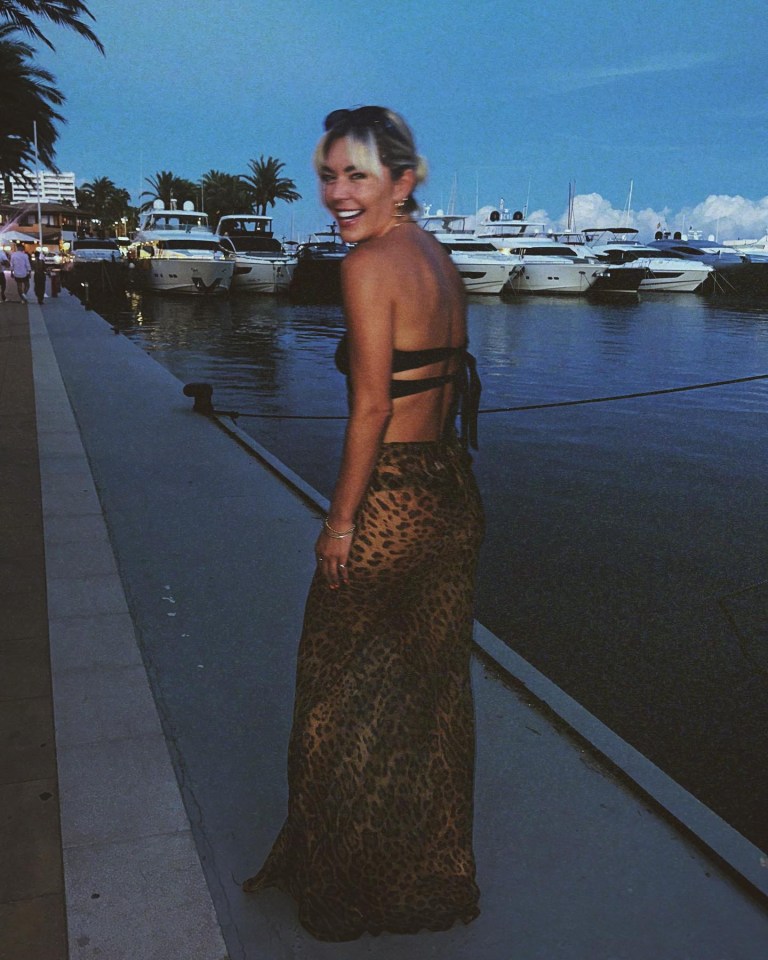 Danni Menzies looked stunning in recent holiday snaps