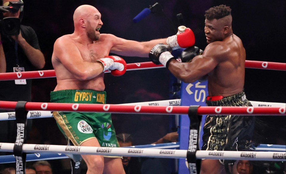 Tyson Fury controversially beat Francis Ngannou by split decision