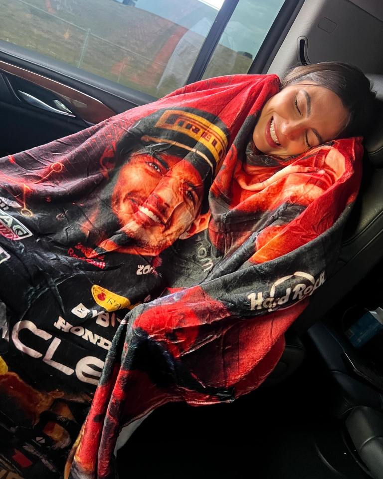 F1 fans have been left obsessed with Kelly Piquet's Max Verstappen blanket