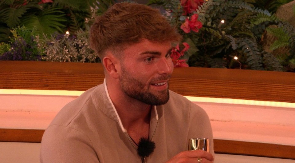 Editorial Use Only. No Merchandising. No Commercial Use Mandatory Credit: Photo by ITV/Shutterstock (13802221bc) Tom Clare tells Will Young, Ron Hall and Kai Fagan about his date with Samie Elishi 'Love Island' TV show, Series 9, Episode 53, South Africa - 09 Mar 2023 The Islanders Wake Up to a Surprise Text - and a Love Island First, The Couples Head Out on Their Final Dates