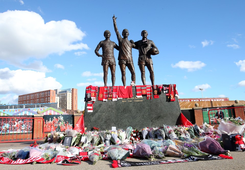 The famous statue was covered in scarves