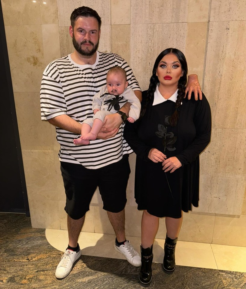 Scarlett Moffatt's clan became the Addams Family