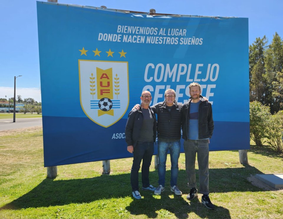 Kaiser Chiefs star Simon Rix led a pilgrimage to Uruguay for Bielsa