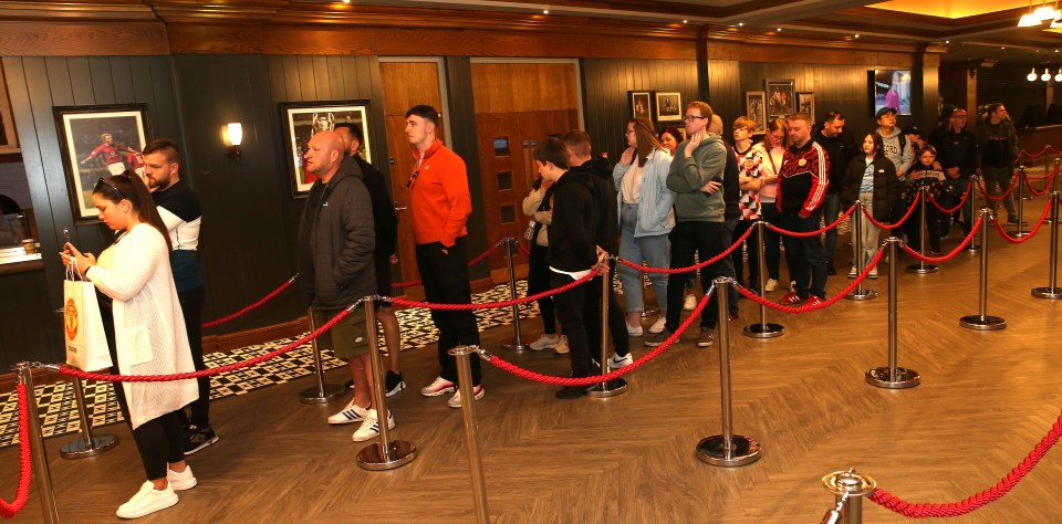 Supporters queued to write their personal message in his memory