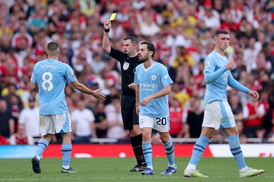 Referee Michael Oliver opted NOT to give Mateo Kovacic a second booking