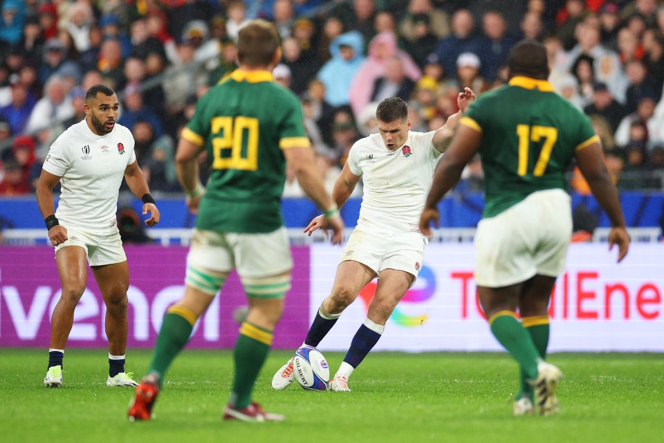 Farrell scored all 15 of England's points in Paris