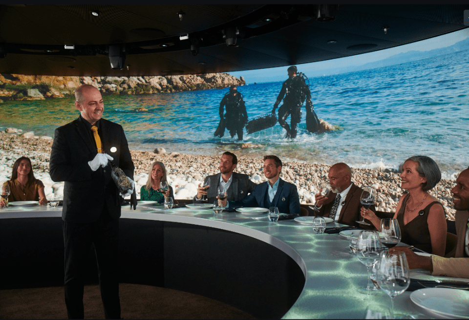 The cruise ship’s 360 dining experience