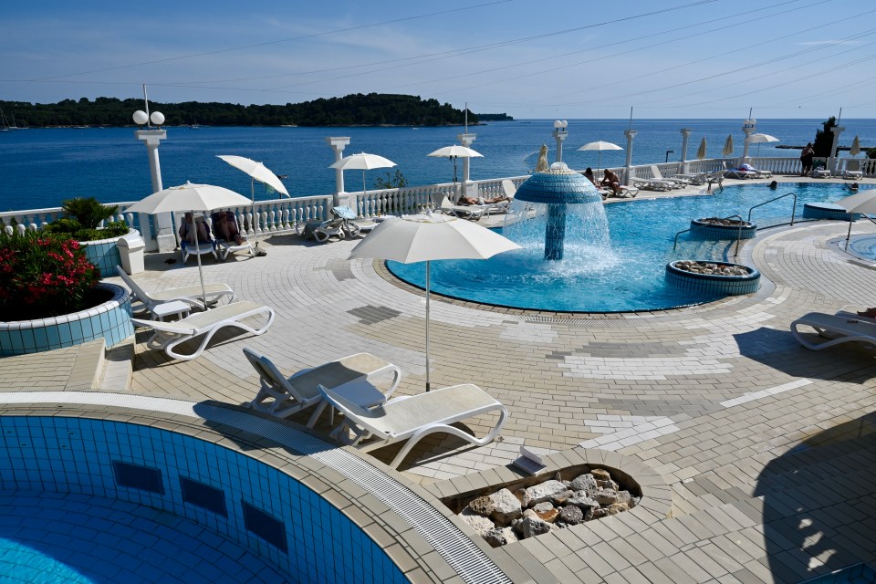 Relax by the pool, by the sea, at the Katarina hotel