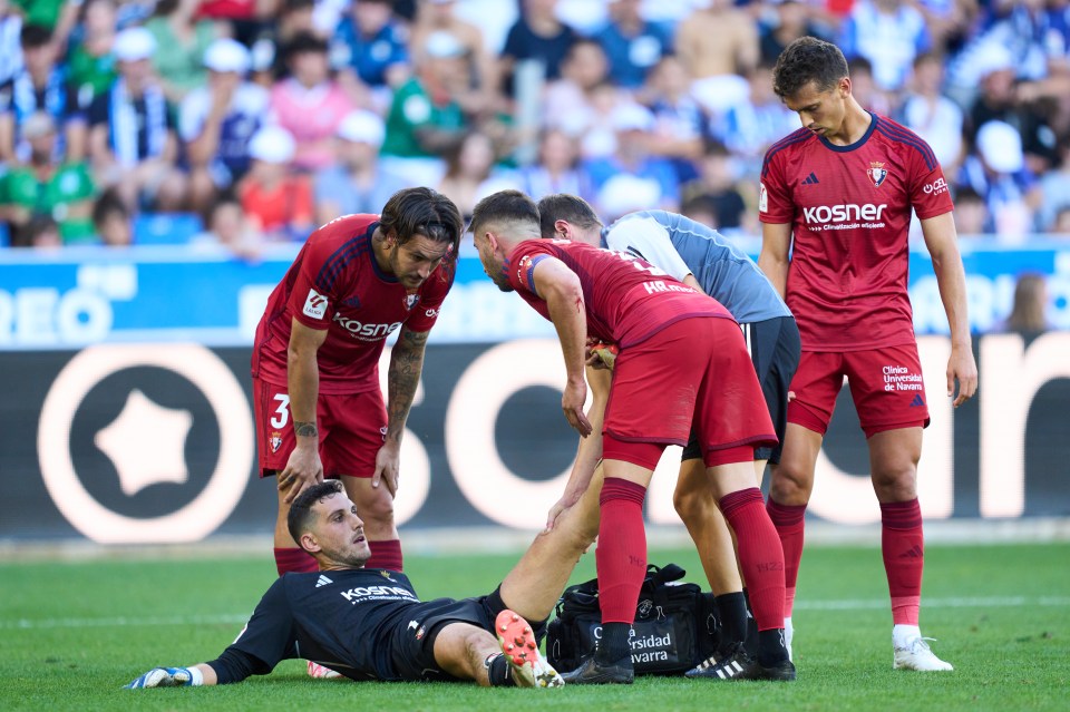 Sergio Herrera had calf issues throughout Osasuna's match against Alaves