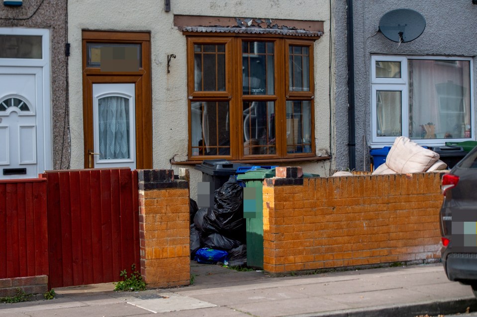 Residents of dole-hit Grimsby are eating out of food banks and living in darkness as the cost of living crisis bites