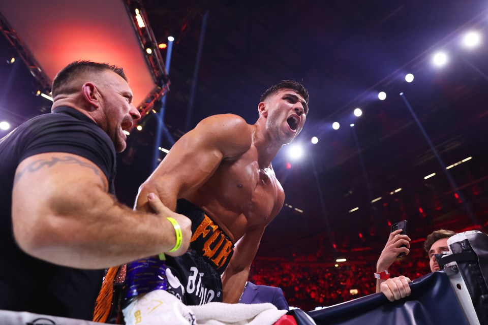 Tommy Fury celebrates his controversial victory