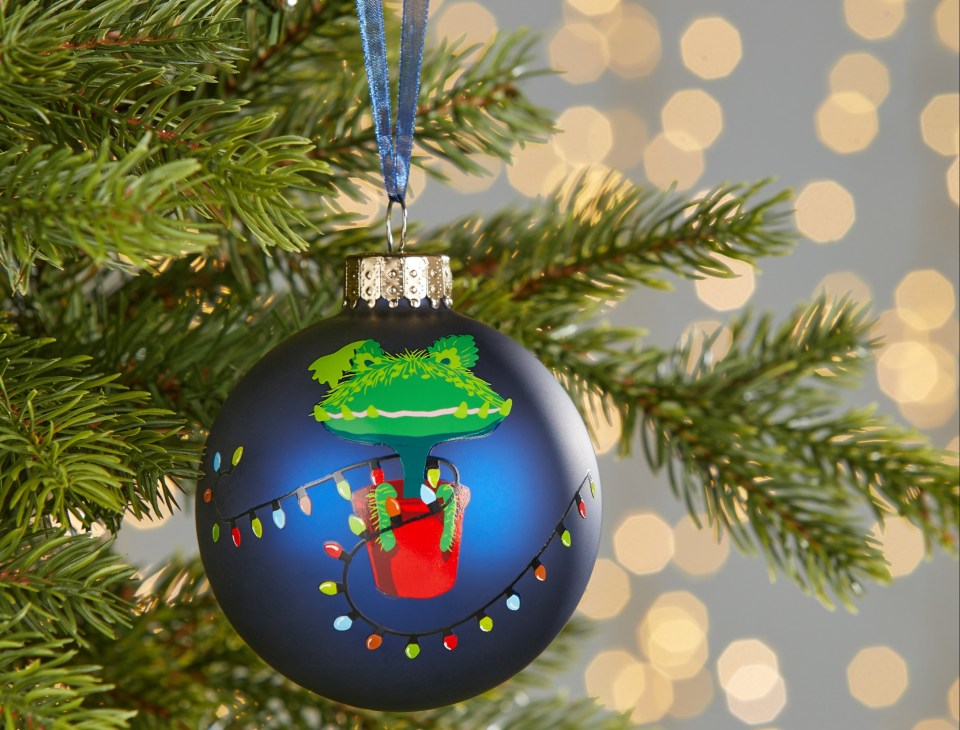 A printed Snapper bauble costs £6