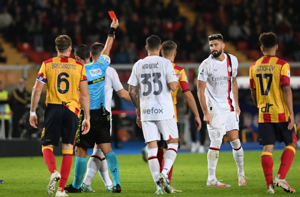 He continued to argue with referee Rosario Abisso and was then sent off