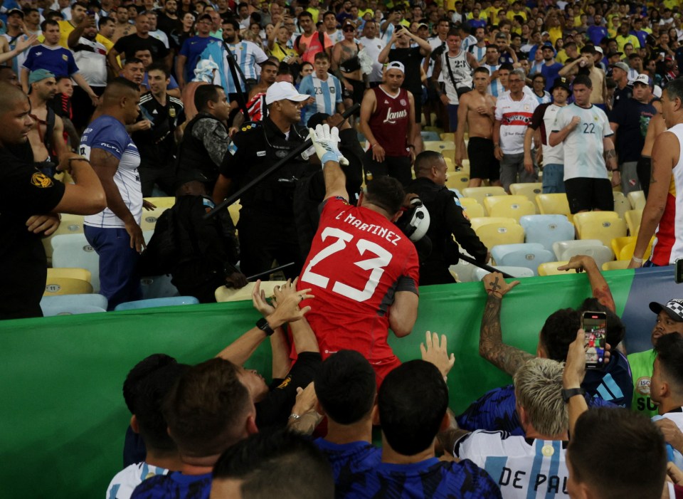 Emiliano Martinez attempted to help fans