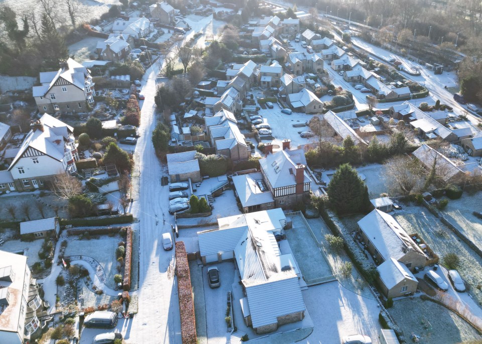 Snow can be seen blanketing Hathersage in Derbyshire