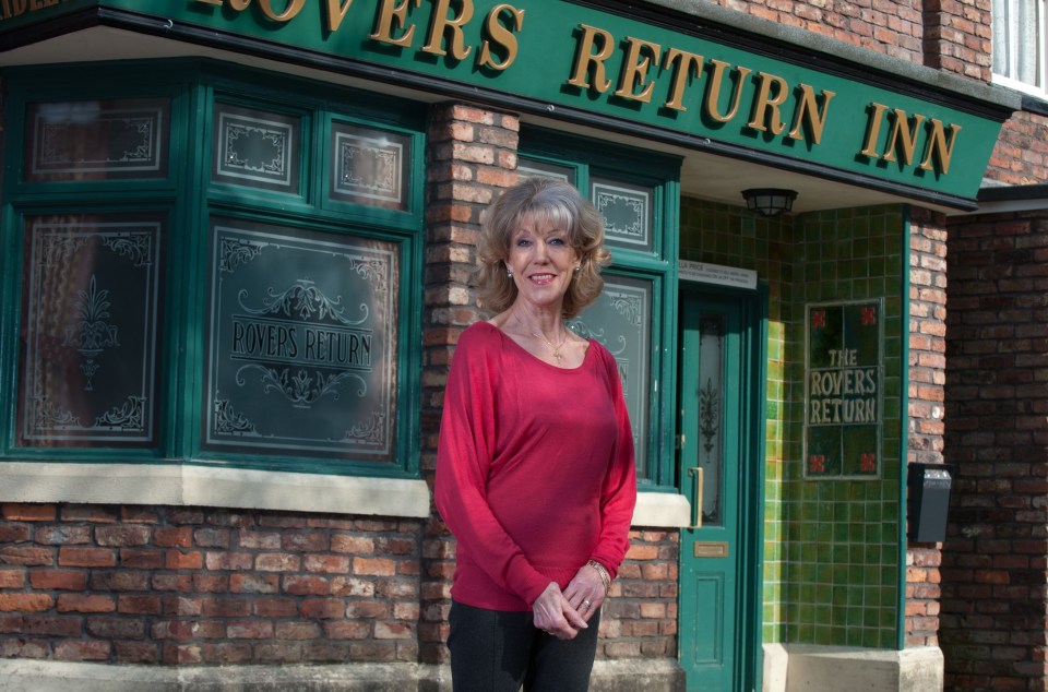 Sue Nicholls has signed a new Coronation Street deal