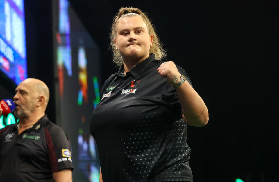 Teenager Beau Greaves sealed a brilliant win at the Grand Slam of Darts