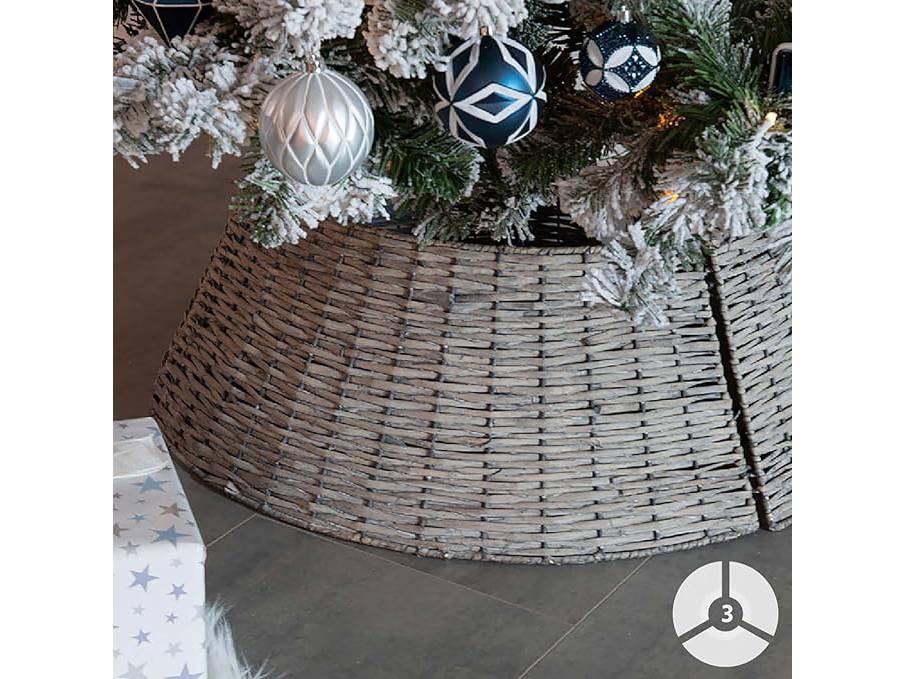 Dawsons Living Hand Woven Willow Christmas Tree Skirt