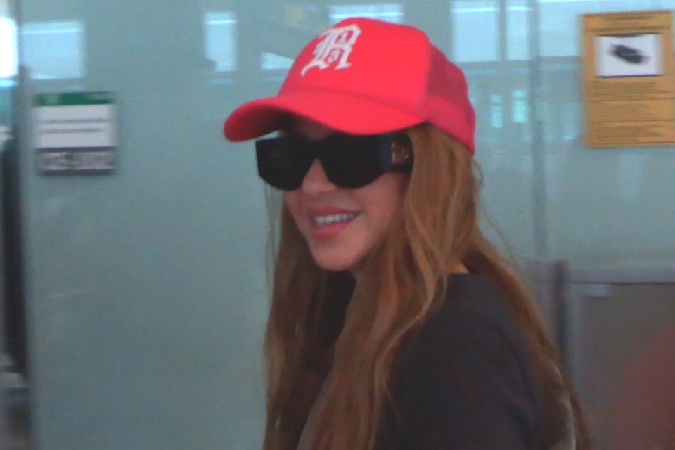 Shakira was all smiles at Barcelona Airport on Wednesday, November 22