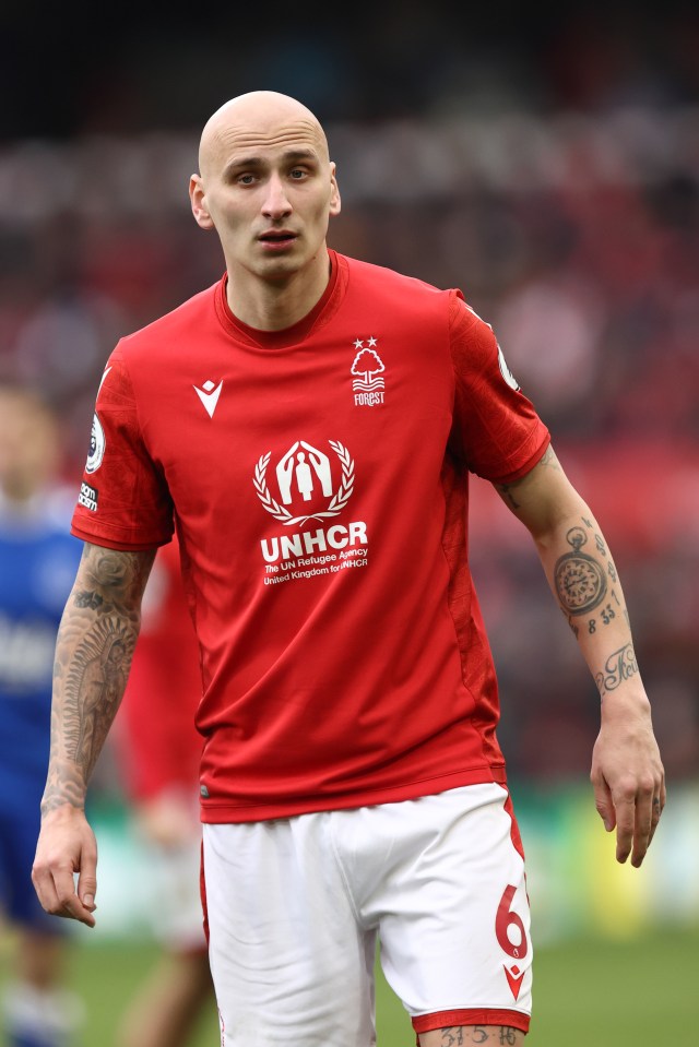 NOTTINGHAM, ENGLAND - MARCH 05: Jonjo Shelvey of Nottingham Forest during the Premier League match between Nottingham Forest and Everton FC at City Ground on March 5, 2023 in Nottingham, United Kingdom. (Photo by James Williamson - AMA/Getty Images)