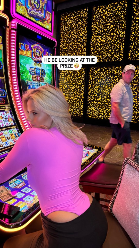 Apollonia Llewellyn was ogled by a passer-by on the Las Vegas slot machines