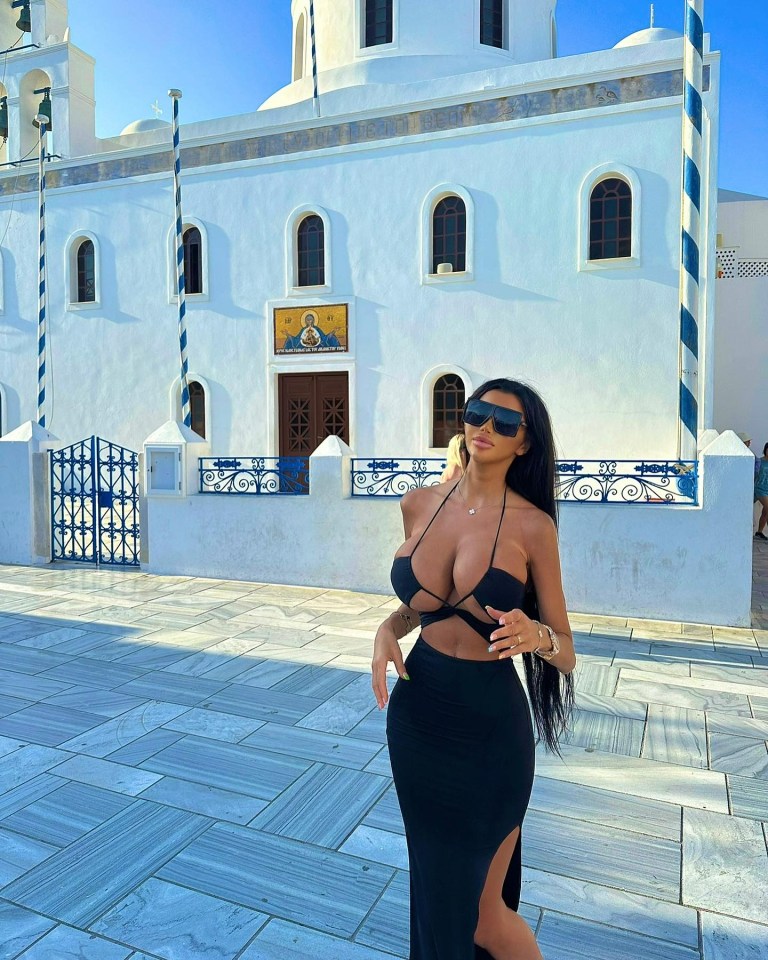 Chloe shared snaps from her holiday in Santorini, Greece