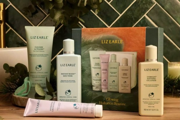 liz-earle-gift-set-cyber-monday