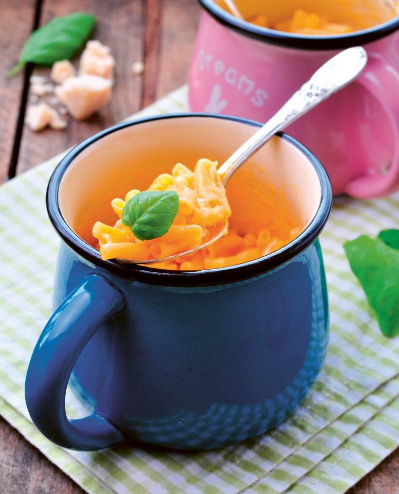 This mac & cheese in a mug is a perfect winter warmer for one