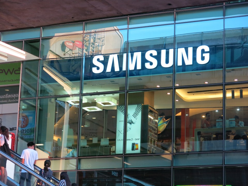 The sparkly new operating system will be issued out to Samsung Galaxy devices in stages