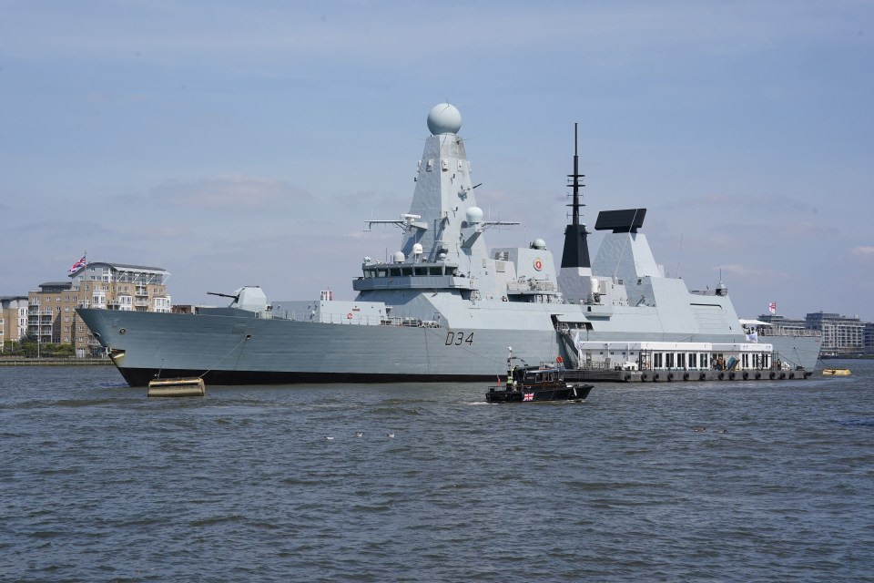 HMS Diamond will head into the Suez Canal in a show of force to Hamas-backers Iran