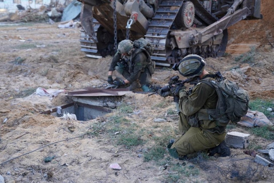 Israel could also tackle Hamas' underground tunnel web by sending special forces down, the expert said