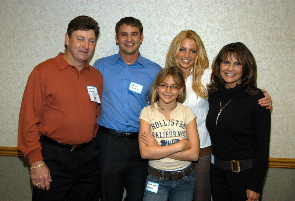 The family once appeared to be happy when the girls were younger