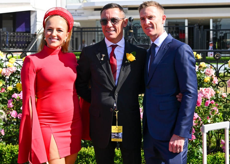 Frank Dettori, centre, looked suave in the sunshine