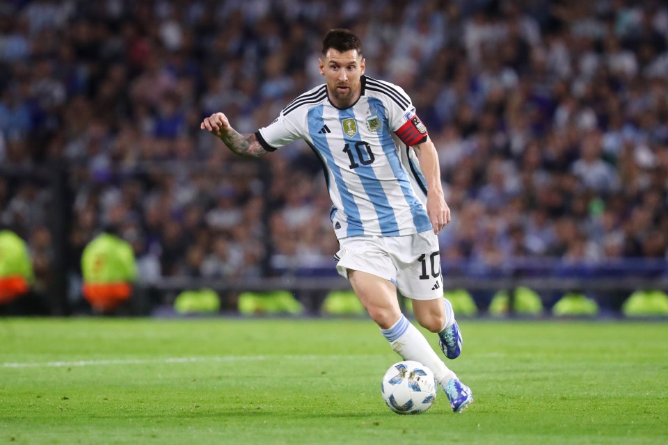 Fans are now claiming that Messi is 'ducking' Ronaldo