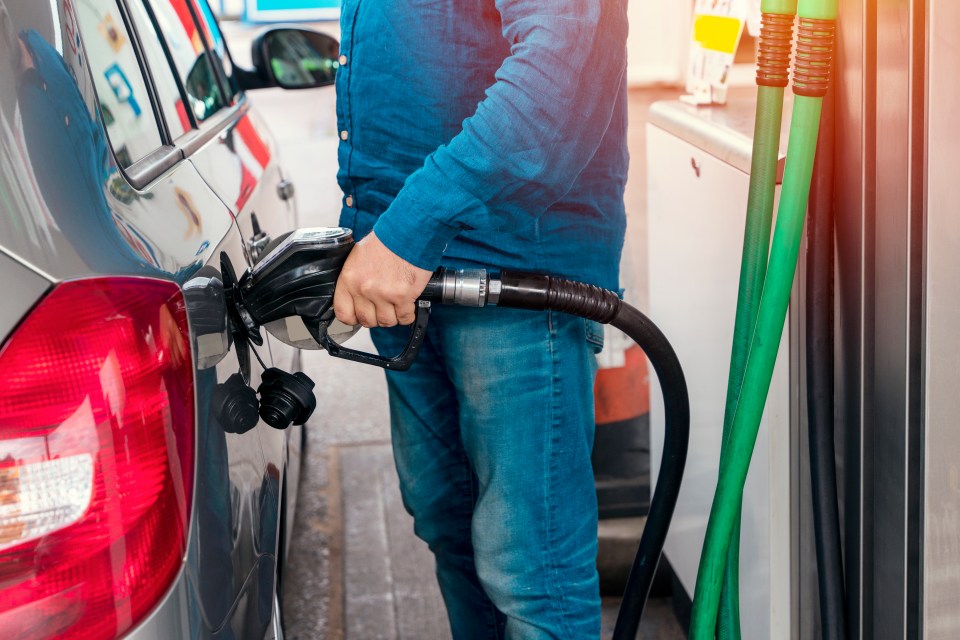 Drivers are still facing rip-off petrol prices as supermarkets rake in profits despite a fall in wholesale oil costs