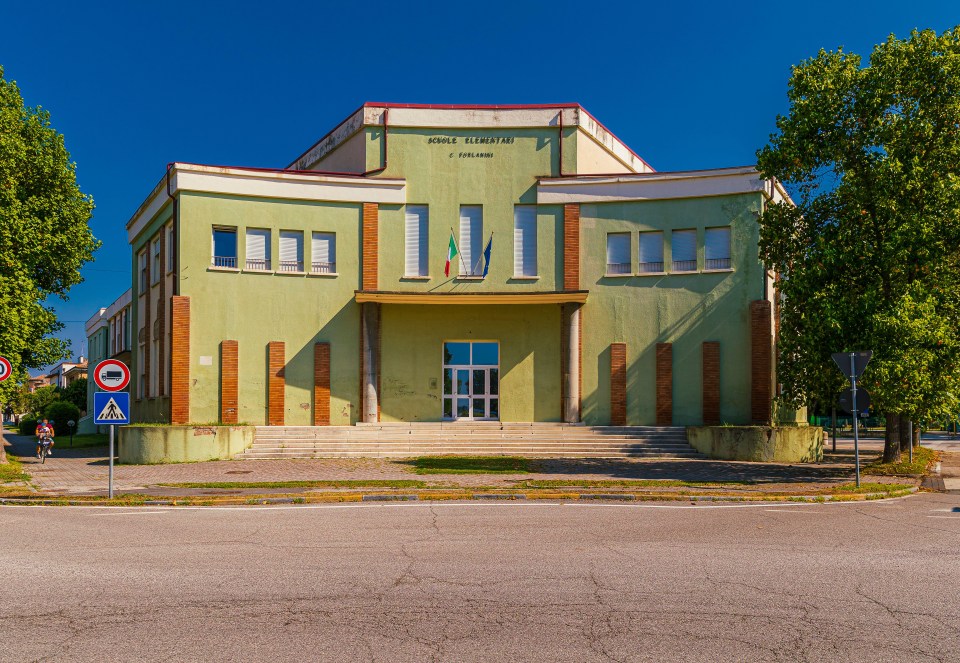 The 1930s buildings have kept their original facade although many are now abandoned