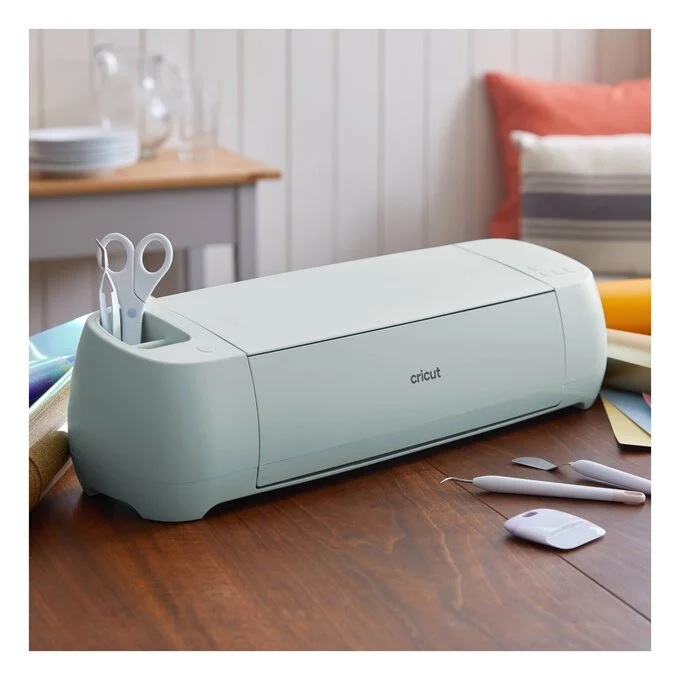 This Cricut Explore cutting machine, with smart materials bundle, is worth £404 but costs just £299 at Hobbycraft