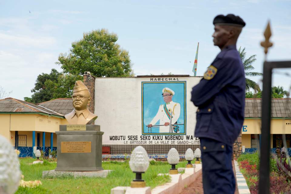 Today guards still stand in both villages policing the palaces and statues of the disgraced leaders making it very hard to get photos of the eerie villages