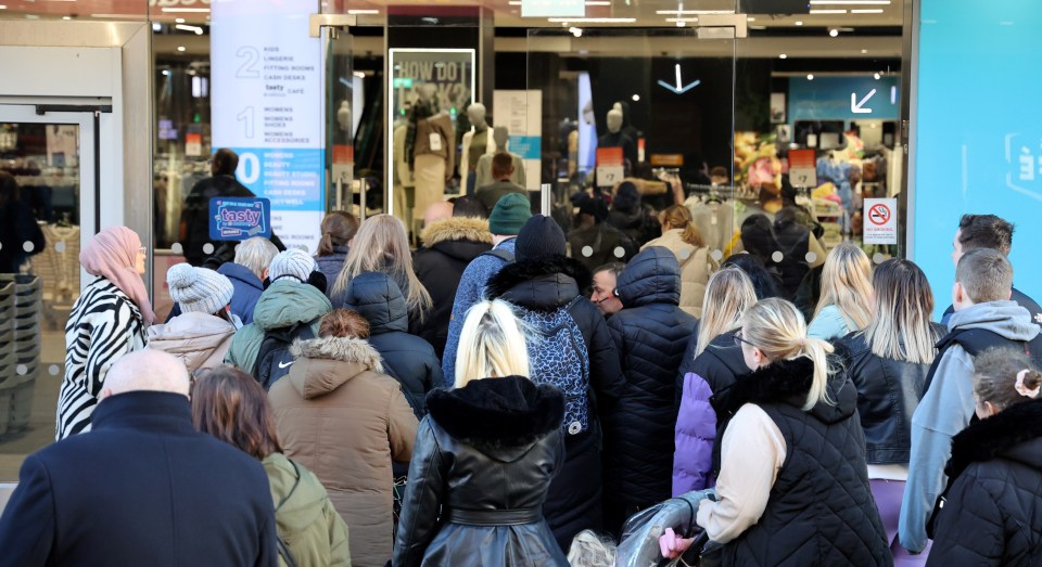 Hundreds storm into Primark on Northumberland Street in Newcastle City centre as they hunt down bargains