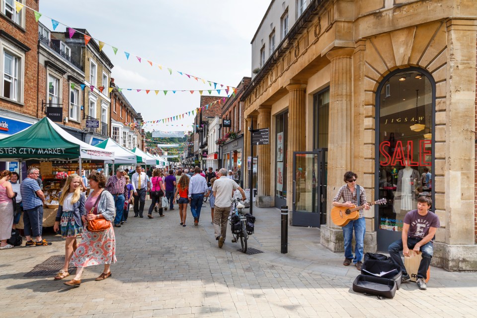 Located on the edge of the South Downs National Park, Winchester is famous for its shopping streets and historical attractions