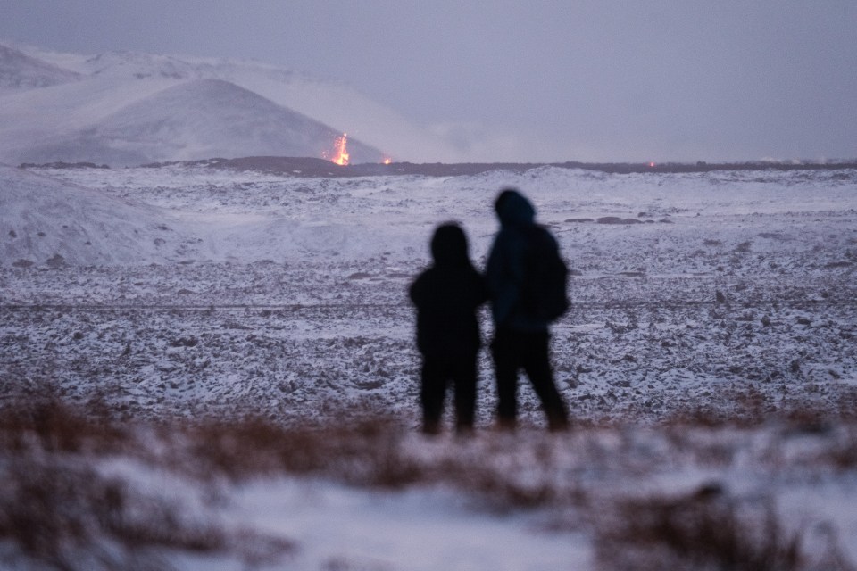 The eruption's intensity stabilised by 3:00am on Tuesday morning