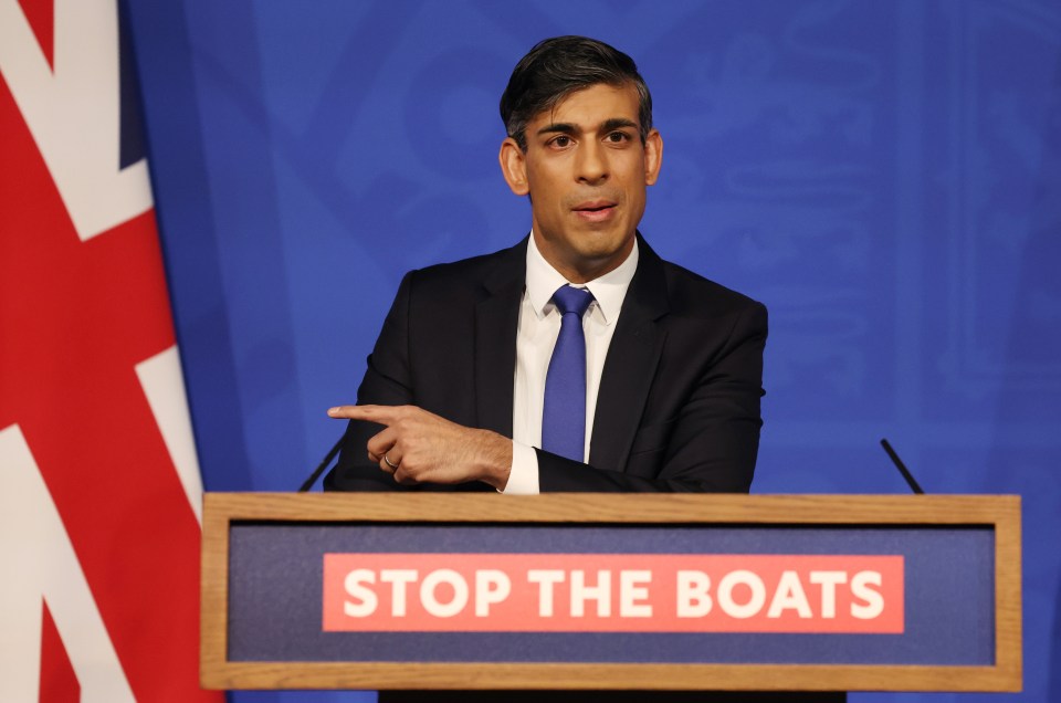 Rebel Tory MPs have been warned it would be 'insanity' to topple Rishi Sunak over his Rwanda migrants plan