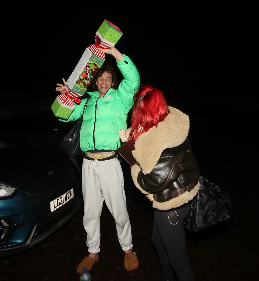 The pair walked out of rehearsals with a huge Christmas cracker