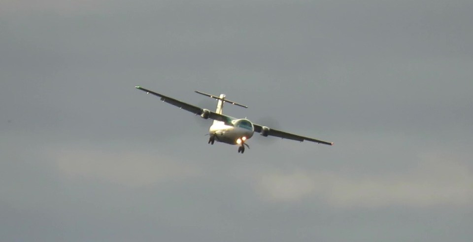 This plane was buffeted by 80mph winds