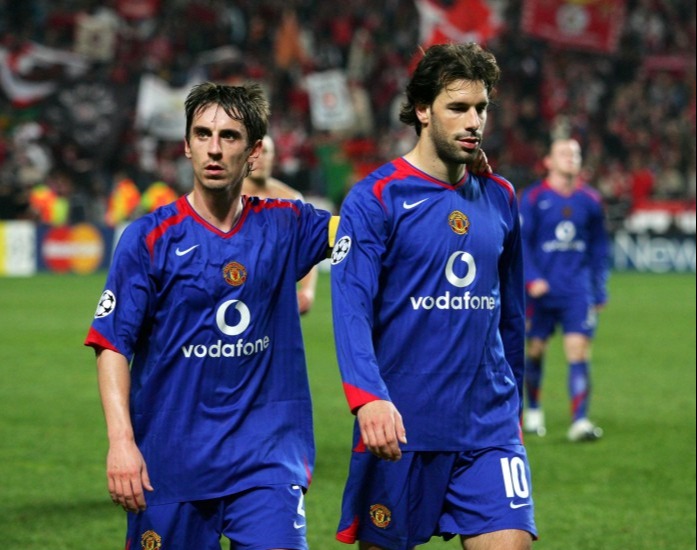 Benfica  (2) V (1) Manchester United / EUFA Champions League 07/12/2005 Gary Neville and Van Nistelrooy dejection