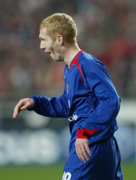 Benfica V Man Utd / EUFA Champions League 07/12/2005 Paul Scholes score the fiest goal