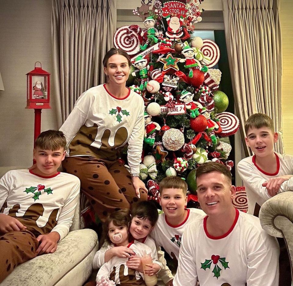 Danielle Lloyd shared the Christmas joy with her husband and five kids