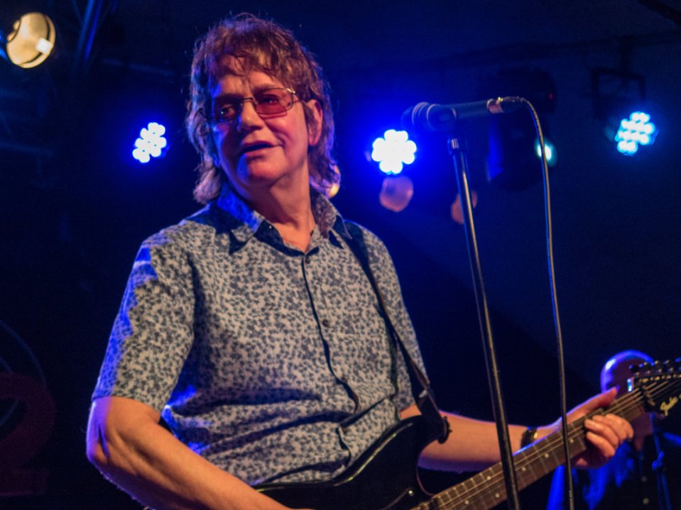 Bassist Jim Lea left at the same time as Noddy, to study psychology and open a business